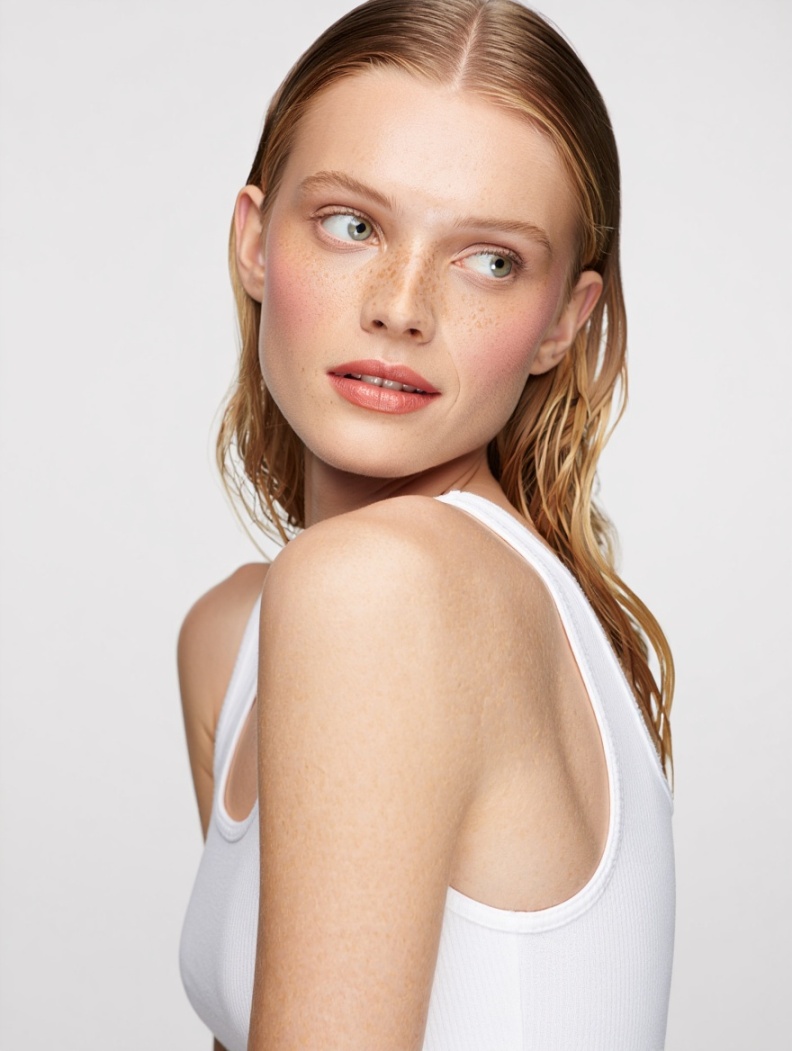 Linnea — AI fashion model: Strawberry blonde, freckles, natural beauty