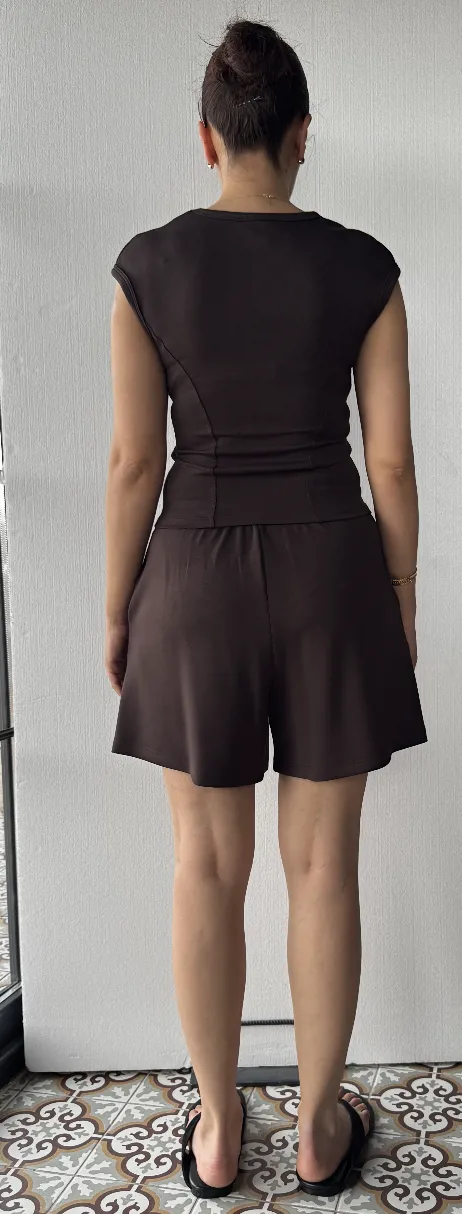 Brown comfortwear — back reference